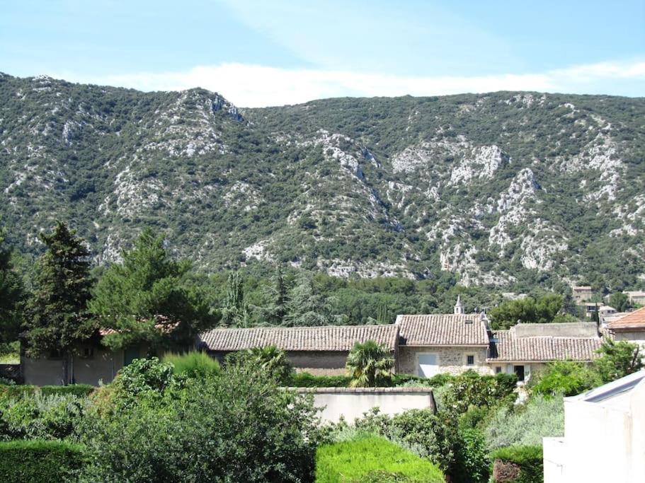 Le Maset Des Aires Avec Vue Sur Le Luberon Et Son Jacuzzi Exterieur Disponible De Juin A Mi-Septembre Maubec  Luaran gambar
