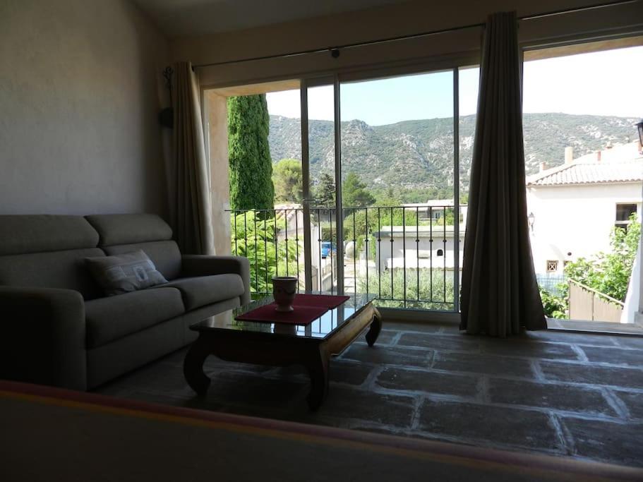 Le Maset Des Aires Avec Vue Sur Le Luberon Et Son Jacuzzi Exterieur Disponible De Juin A Mi-Septembre Maubec  Luaran gambar